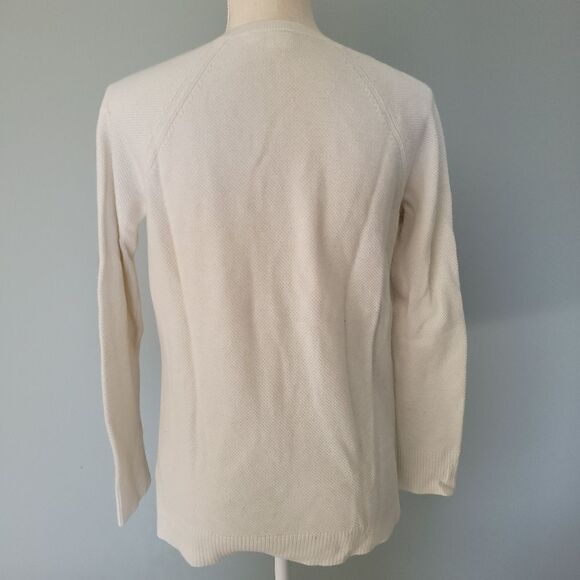 3/$15 Gap White V-Neck Textured Sweater Size XS - Picture 3 of 7